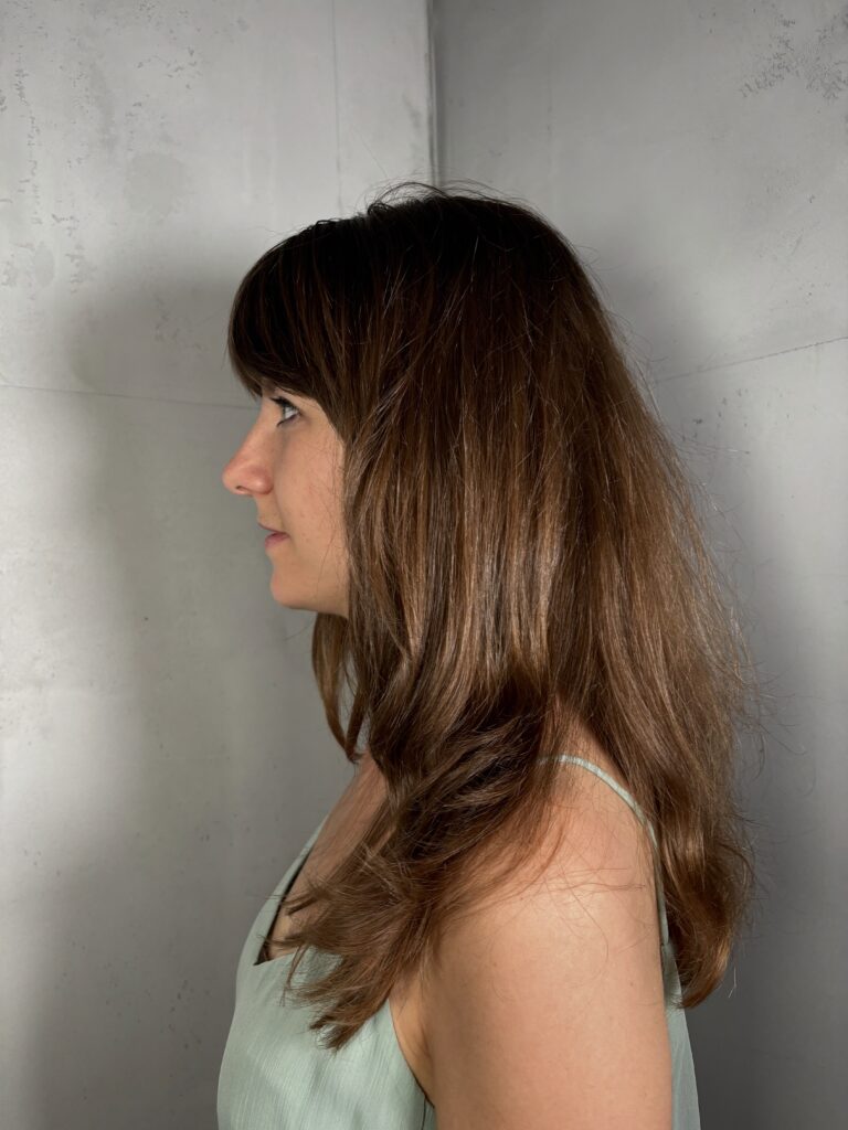 Vorher: Langes Haar vor dem organischen Haarschnitt bei Friseur Marco Stauber