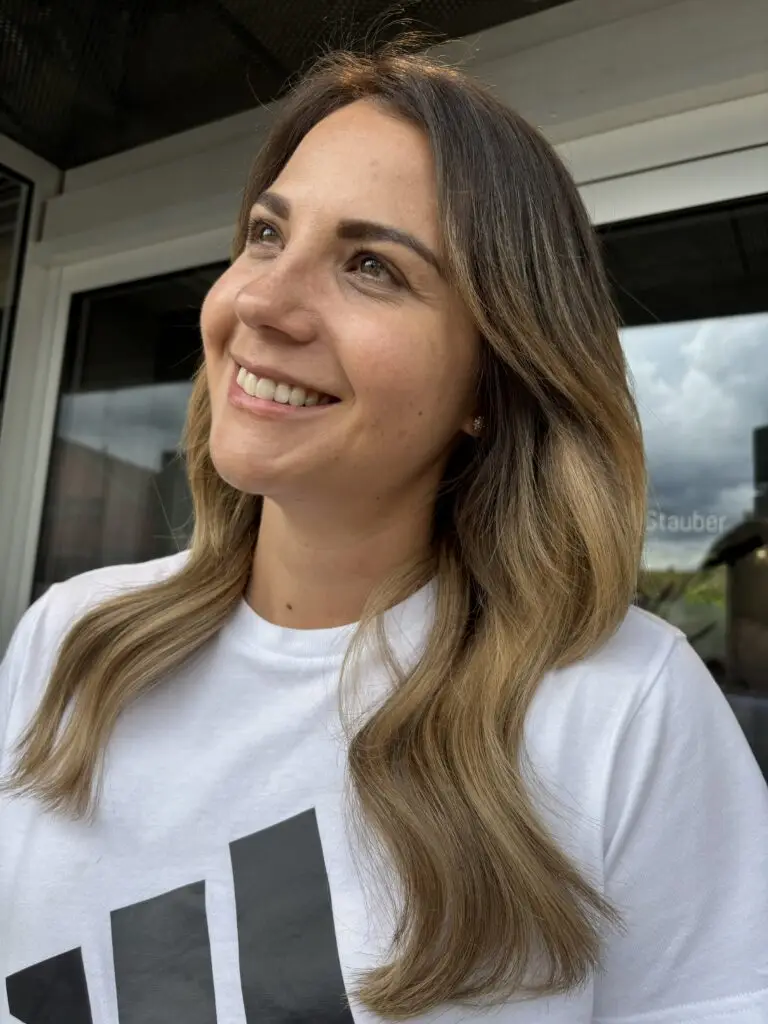 Nachher: Lange, volle Haare mit SIMPLIE Extensions bei Marco Stauber – natürlich fallend